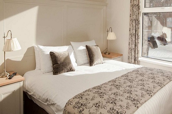 Guest Houses and Bed & Breakfast